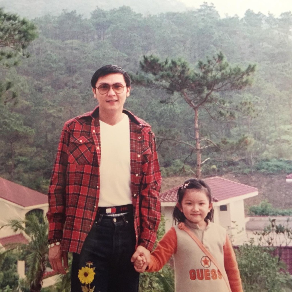 關楓馨與父親關係甚好。